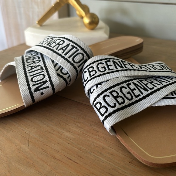 BCBGeneration Krista Kala White logo slides - Picture 2 of 4